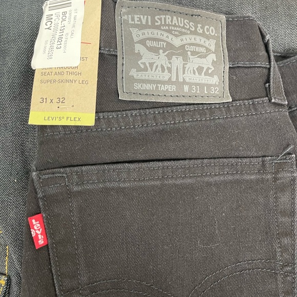 BNWT Mens Levi’s jeans Black 31x32 skinny - Picture 2 of 5